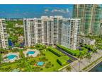 Enjoy stunning views of Palm Beach Island from this First Floor Rental