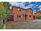 4 bedroom detached house for sale in London Road, Red Hill, Worcester, WR5