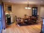 Lux 3 br twnhseWalk to train, shops38 min. to NYC