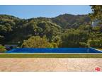 10040 Reevesbury Dr, Beverly Hills, CA 90210