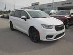 2023 Chrysler Pacifica White, 11 miles