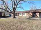 920 Countryside Ln Unit 7 Oswego, KS