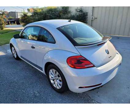 2017 Volkswagen Beetle for sale is a Blue 2017 Volkswagen Beetle 2.5 Trim Car for Sale in Kenner LA