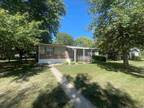 210 SE Cottonwood St Topeka, KS