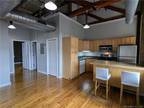 Bridgeport 1BR 1BA, Light bright SOHO style Loft condo in