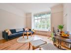2 Bedroom Flat for Sale in The Green