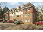 2 bedroom flat for sale in Horsham Road, Brecon Heights, RH11