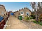 2 bedroom detached bungalow for sale in Silver Gardens, Belton, NR31