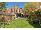 5 bedroom terraced house for sale in Chaucer Road, Bedford, MK40