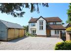 3 bedroom detached house for sale in Thame, Oxfordshire, OX9