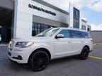 2023 Lincoln Navigator White, 25 miles