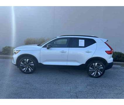 2024UsedVolvoUsedXC40UsedB5 AWD is a White 2024 Volvo XC40 Car for Sale in Moline IL