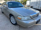 2005 Lincoln Town Car 4dr Sdn Signature