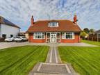 3 bedroom detached house for sale in Main Road, Yorkshire, HU11