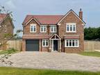 4 bedroom detached house for sale in Long Bank, Bewdley, DY12