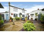 2 bedroom Detached House for sale, The Green, Rawcliffe, DN14