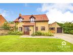 3 bedroom Detached House for sale, Russells Green, Ringsfield, NR34