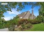 37 Gardiners Bay Dr