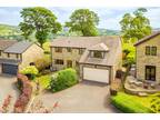 5 bedroom detached house for sale in White Wells Gardens, Scholes, Holmfirth