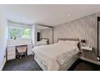 1 Bedroom Flat for Sale in (OIEO £580,000) Royal Oak Court, Pitfield Street