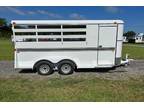 New 2023 Bee 3HBPSL 3 Horse Trailer with 2' Short Wall