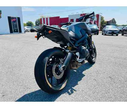 2015 Yamaha FZ-09 for sale is a Silver 2015 Yamaha Super Sport Motorcycle in Clarksville TN