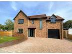 4 bed house for sale in Resthaven Road, NN4, Northampton
