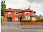 4 bedroom detached house for sale in Oakfield Road, Kidderminster, DY11 6PL