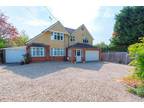4 bedroom detached house for sale in Berkshire, RG2 - 35410870 on