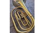 King 1122 Marching French Horn - Gold Laquer