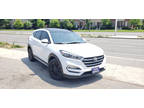 2017 Hyundai Tucson SE FWD 2.0L ENGINE !!! LEATHER SEATS !!!