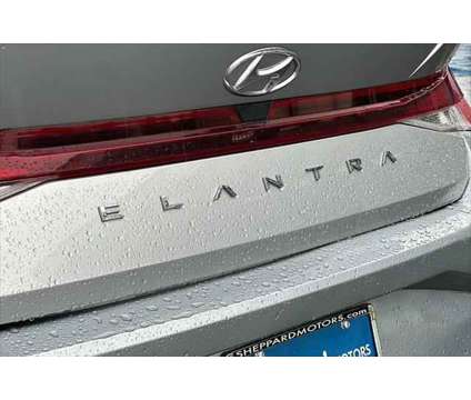 2021 Hyundai Elantra SE is a Silver 2021 Hyundai Elantra SE Sedan in Eugene OR