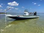 Xpress Hyper-Lift Bay Series H20B BAY Bay Boats 2023