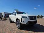 2024 Nissan frontier White, new