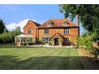 9 bedroom detached house for sale in Runnymede Chase, Benfleet, Esinteraction