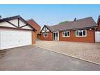 Himley Rise, Cheswick Green 3 bed detached bungalow - £1,995 pcm (£460 pw)