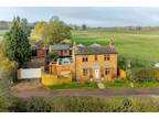 3 bedroom detached house for sale in West Farndon, South Northamptonshire -