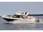 2023 Sea Ray SLX 350 Outboard