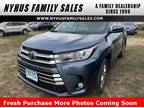 2017 Toyota Highlander Blue, 33K miles