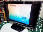Toshiba 19LV610U-t LCD TV DVD Combo 19in w/Remote Retro Gaming HDMI VGA TESTED