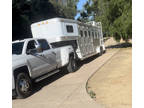 2001 elite horse trailer