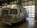 2024 Airstream Flying Cloud 25FB 25ft