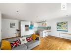 Avalon, West Street, Brighton 2 bed flat for sale -