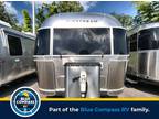 2024 Airstream Flying Cloud 27FB Twin 28ft