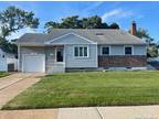 39 Jerold St Plainview, NY 11803 - Home For Rent