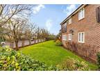 2 bedroom flat for sale in Westminster Gardens, Chingford, E4 - 34933624 on