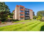 2 bedroom flat for sale in White Lodge Close, Sutton - 35713494 on