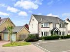 5 bedroom detached house for sale in Ampthill Way, Faringdon, SN7