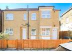 2 bed flat for sale in Park Lane, N17, London