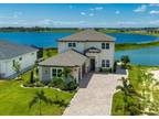 220 Valencia Ridge Dr, Auburndale, FL 33823